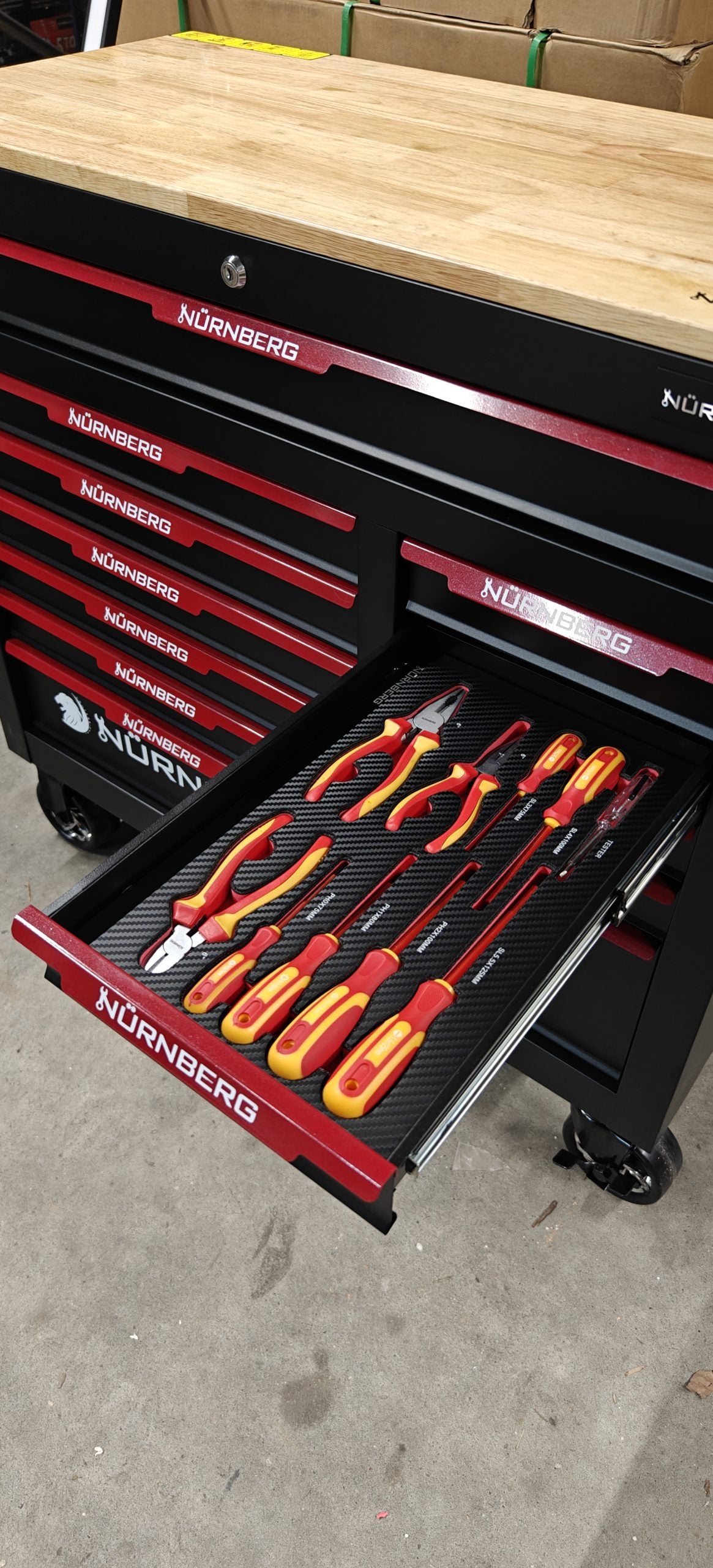 XXL Tool Trolley Jumbo Pro Nurnberg – 12 Drawers, 236 pieces